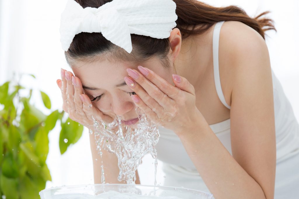 水洗顔がたるみを防ぐ