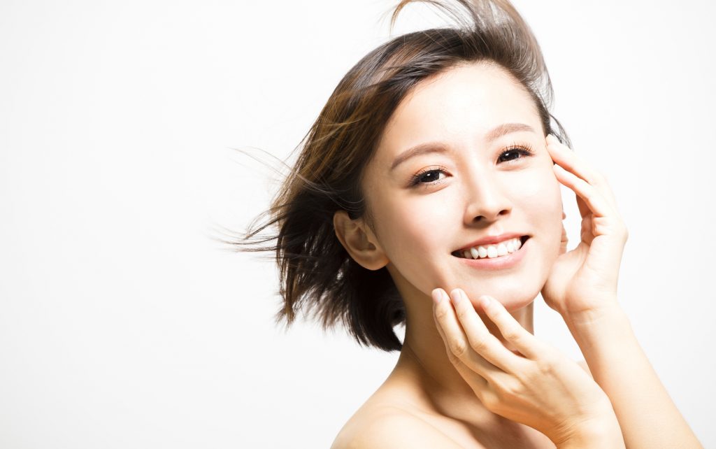 顔のテカリ防止やオイリー肌改善のスキンケア方法